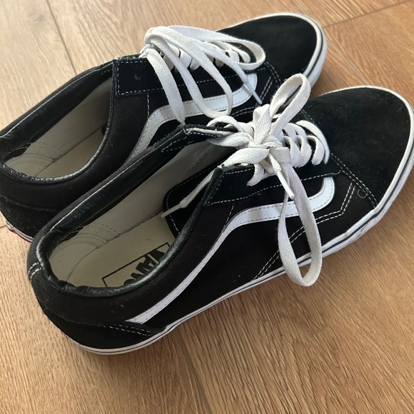 Old Skool Black Vans - Picture 2 of 5